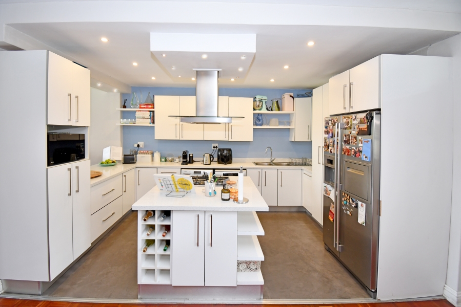 2 Bedroom Property for Sale in Illovo Gauteng