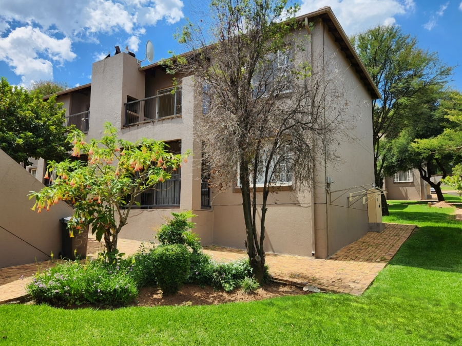 2 Bedroom Property for Sale in Wilgeheuwel Gauteng