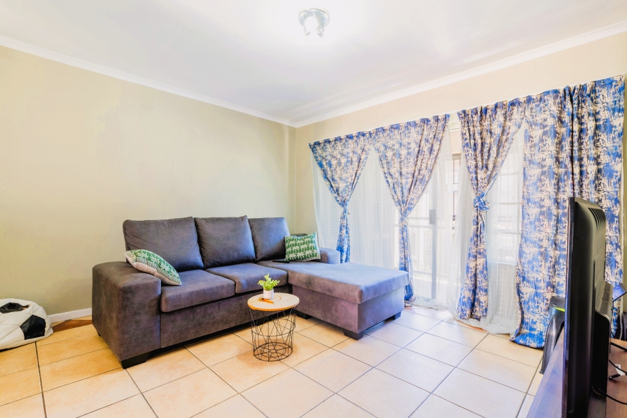 2 Bedroom Property for Sale in Wilgeheuwel Gauteng