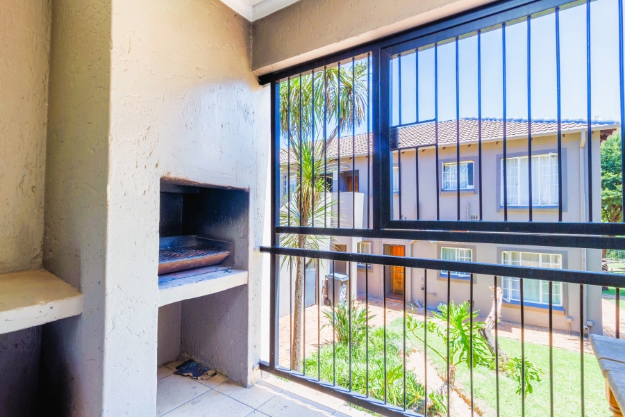2 Bedroom Property for Sale in Wilgeheuwel Gauteng