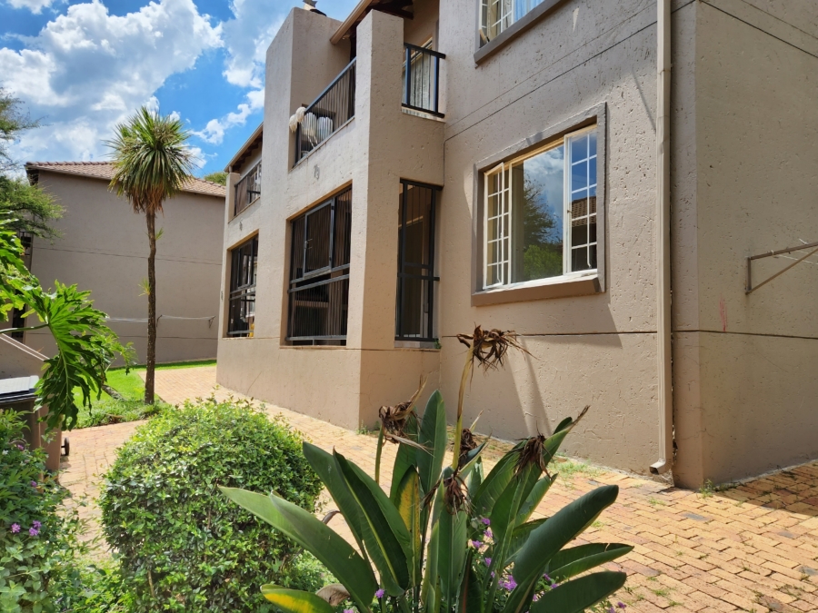 2 Bedroom Property for Sale in Wilgeheuwel Gauteng
