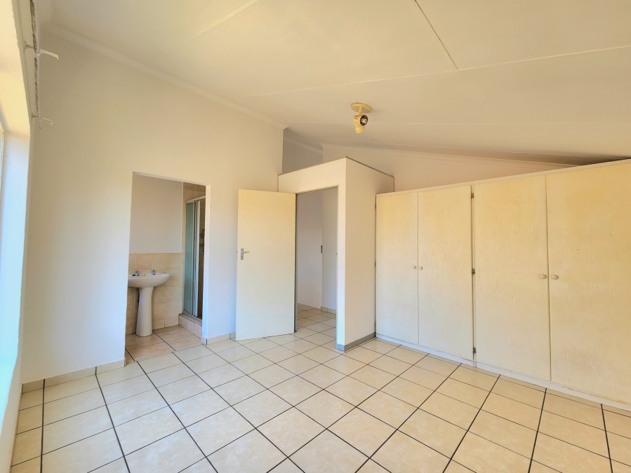2 Bedroom Property for Sale in Wilgeheuwel Gauteng