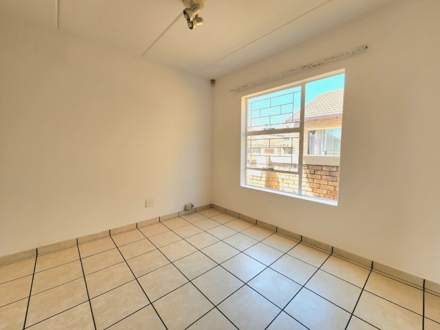 2 Bedroom Property for Sale in Wilgeheuwel Gauteng