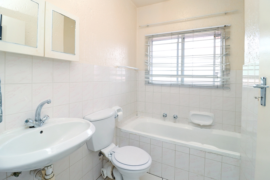 2 Bedroom Property for Sale in Glenhazel Gauteng