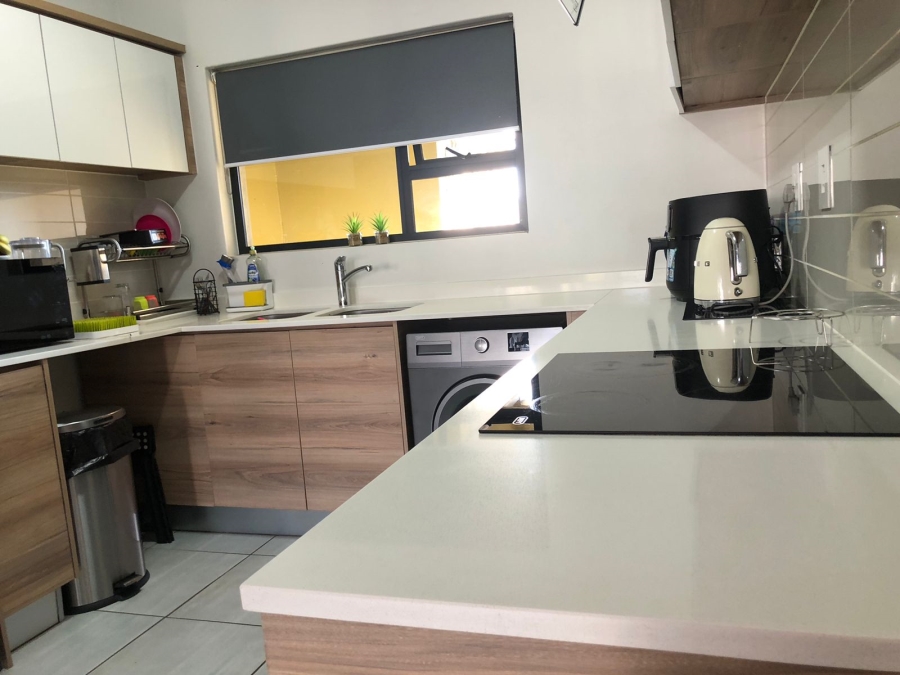2 Bedroom Property for Sale in Waterfall Gauteng
