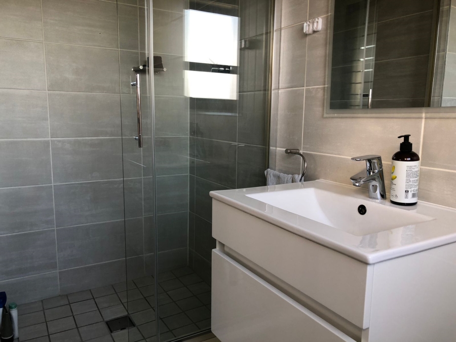 2 Bedroom Property for Sale in Waterfall Gauteng