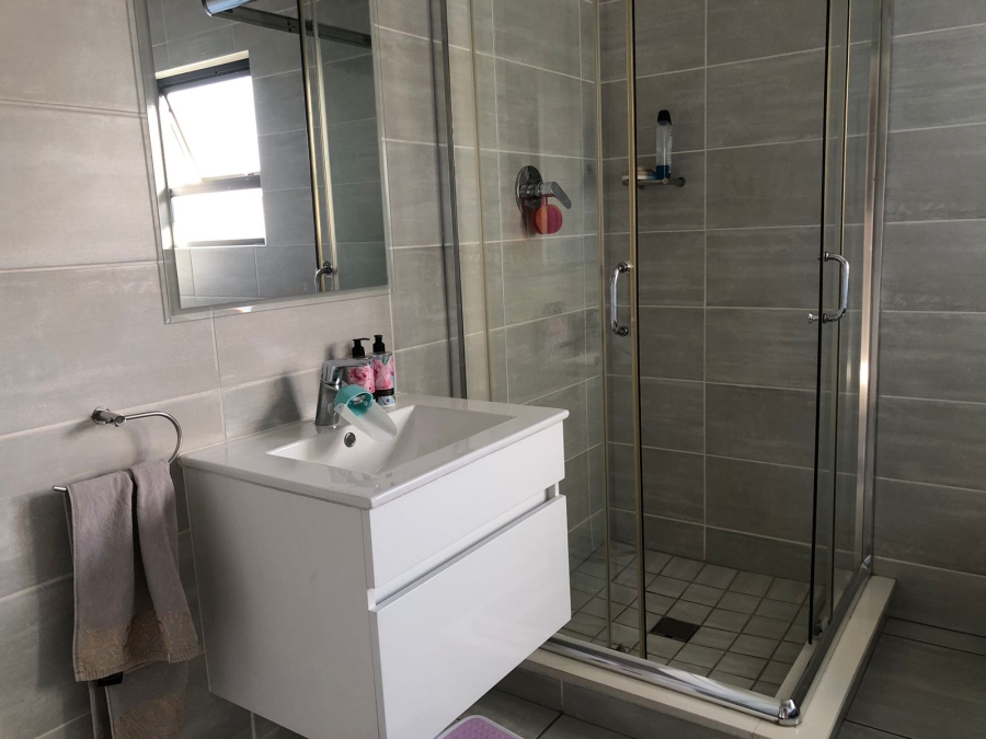 2 Bedroom Property for Sale in Waterfall Gauteng