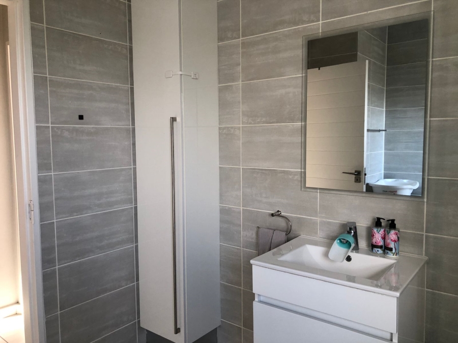 2 Bedroom Property for Sale in Waterfall Gauteng