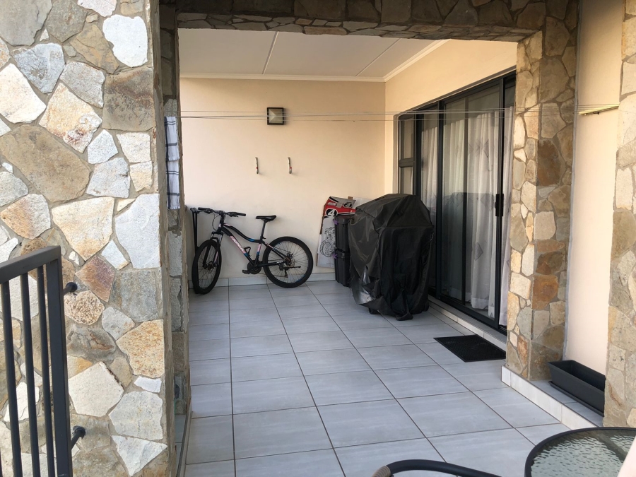 2 Bedroom Property for Sale in Waterfall Gauteng