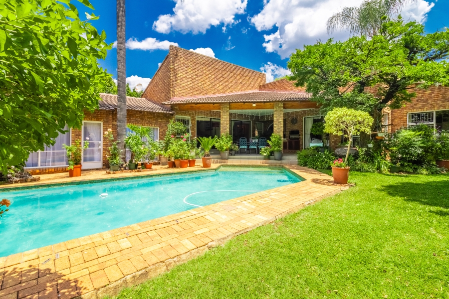 4 Bedroom Property for Sale in Bryanston Gauteng