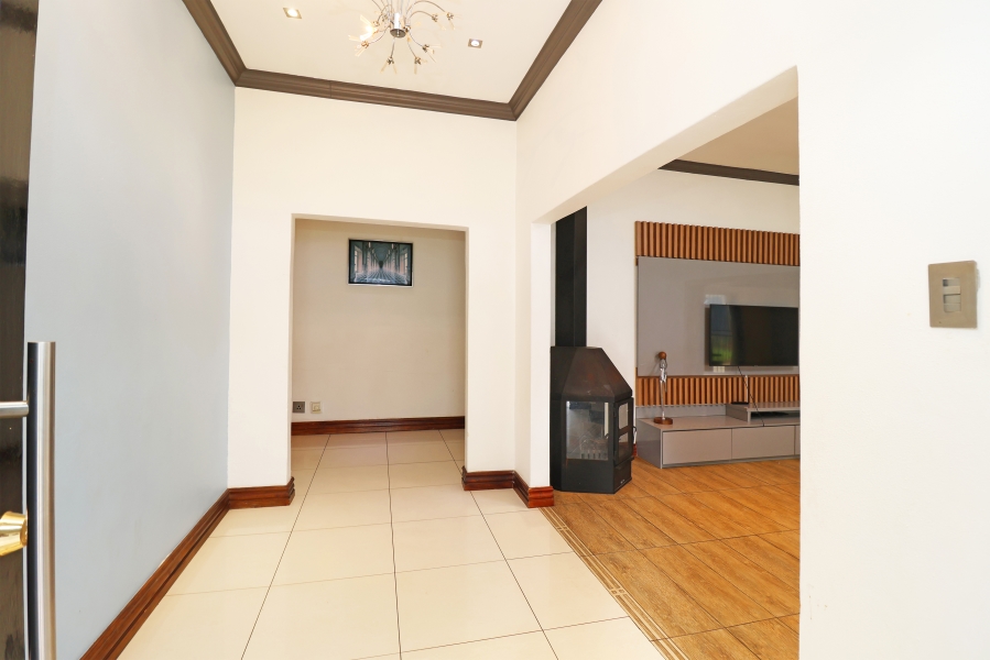 4 Bedroom Property for Sale in Cyrildene Gauteng