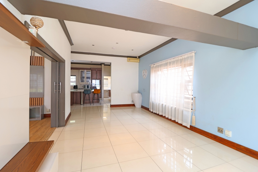 4 Bedroom Property for Sale in Cyrildene Gauteng