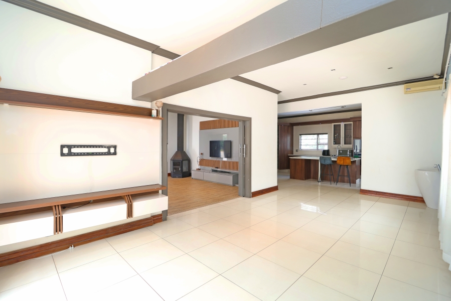 4 Bedroom Property for Sale in Cyrildene Gauteng