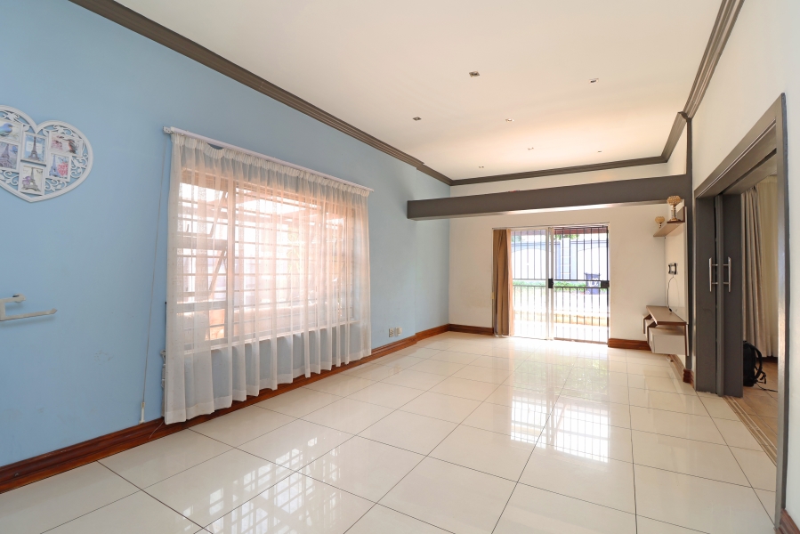 4 Bedroom Property for Sale in Cyrildene Gauteng