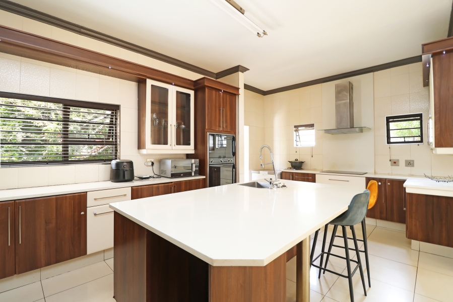 4 Bedroom Property for Sale in Cyrildene Gauteng