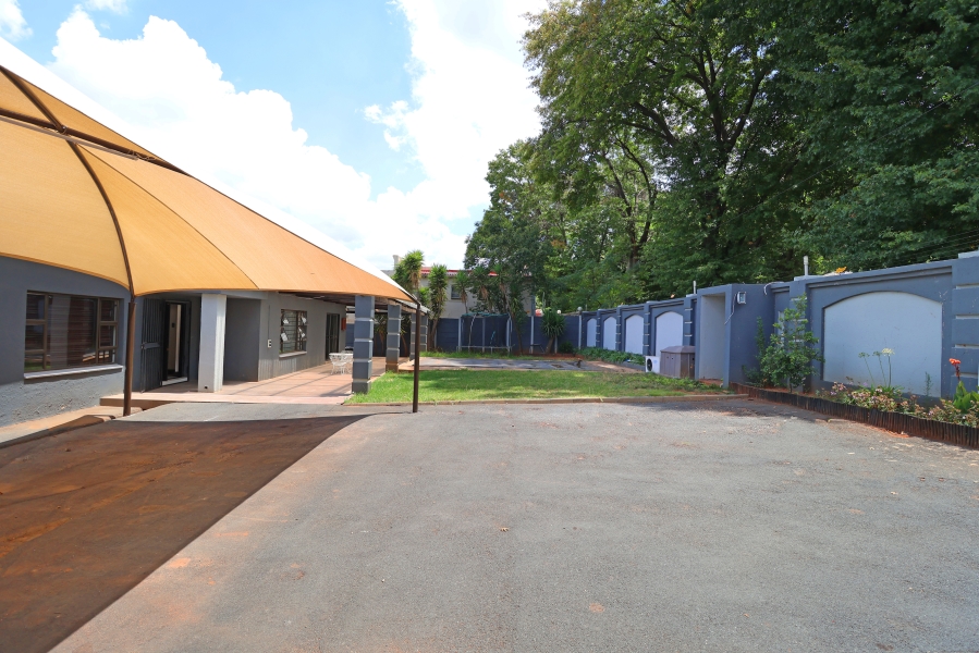 4 Bedroom Property for Sale in Cyrildene Gauteng