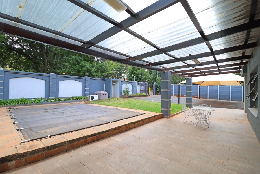 4 Bedroom Property for Sale in Cyrildene Gauteng