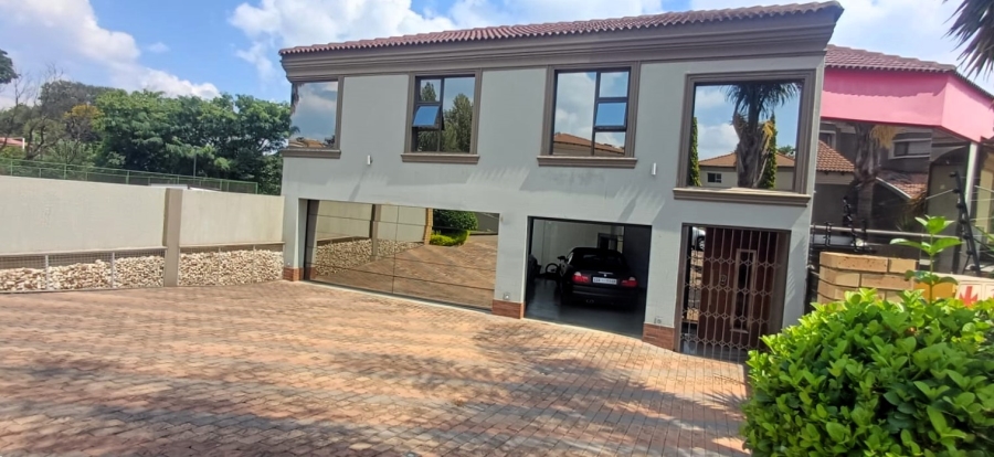 6 Bedroom Property for Sale in Raslouw Gauteng