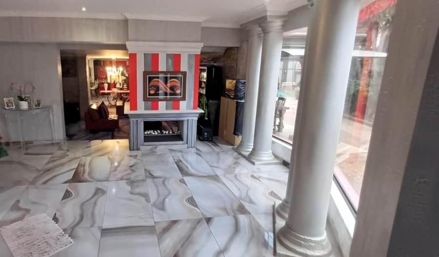 6 Bedroom Property for Sale in Raslouw Gauteng