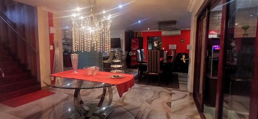 6 Bedroom Property for Sale in Raslouw Gauteng