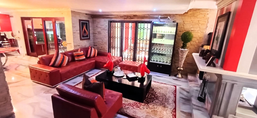 6 Bedroom Property for Sale in Raslouw Gauteng