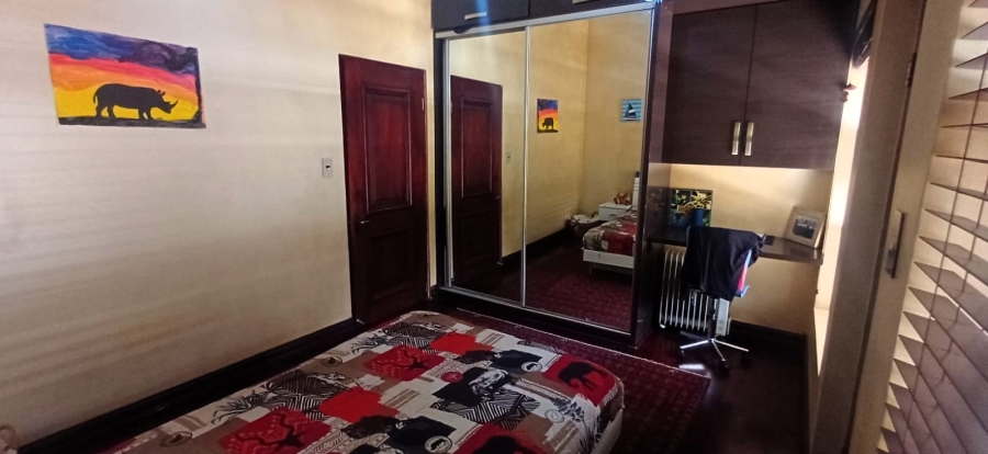 6 Bedroom Property for Sale in Raslouw Gauteng