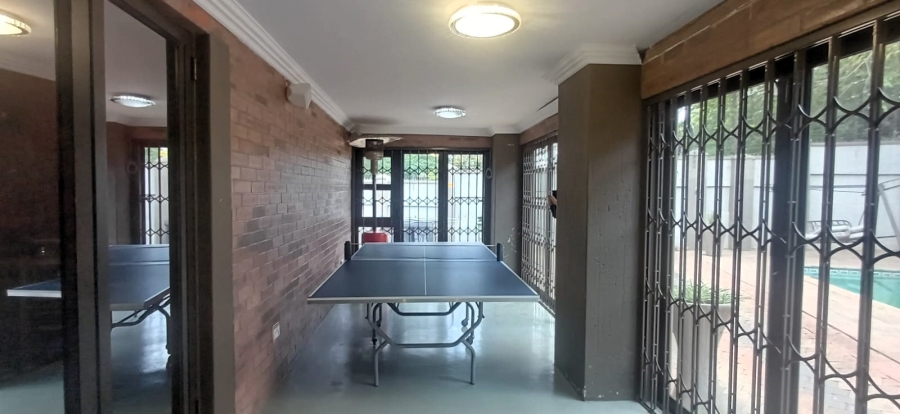 6 Bedroom Property for Sale in Raslouw Gauteng