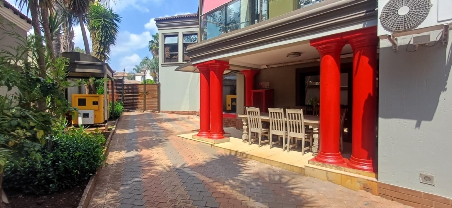 6 Bedroom Property for Sale in Raslouw Gauteng