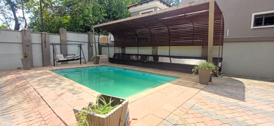 6 Bedroom Property for Sale in Raslouw Gauteng