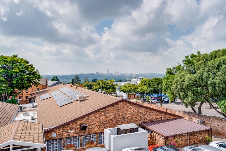 1 Bedroom Property for Sale in Bryanston Gauteng