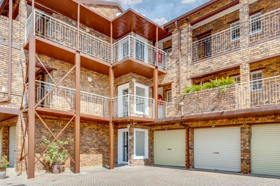 1 Bedroom Property for Sale in Bryanston Gauteng