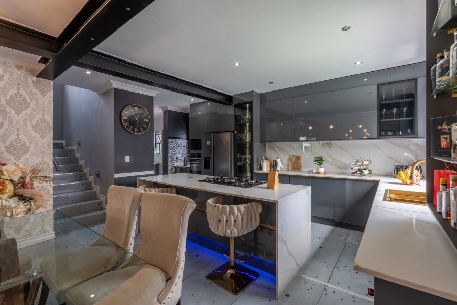 4 Bedroom Property for Sale in Broadacres Gauteng