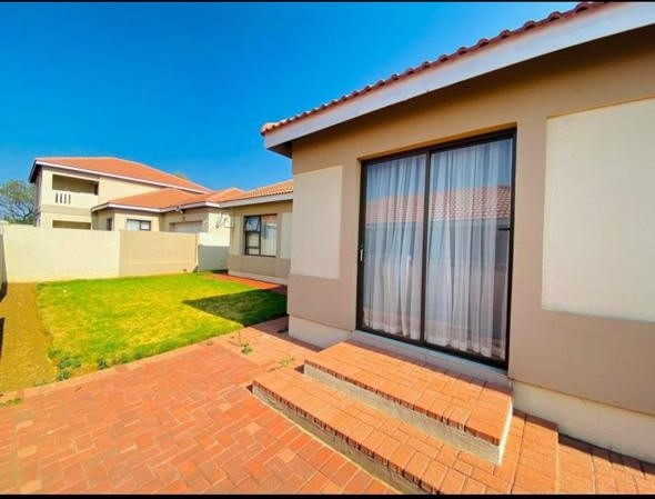 3 Bedroom Property for Sale in Sonneveld Gauteng