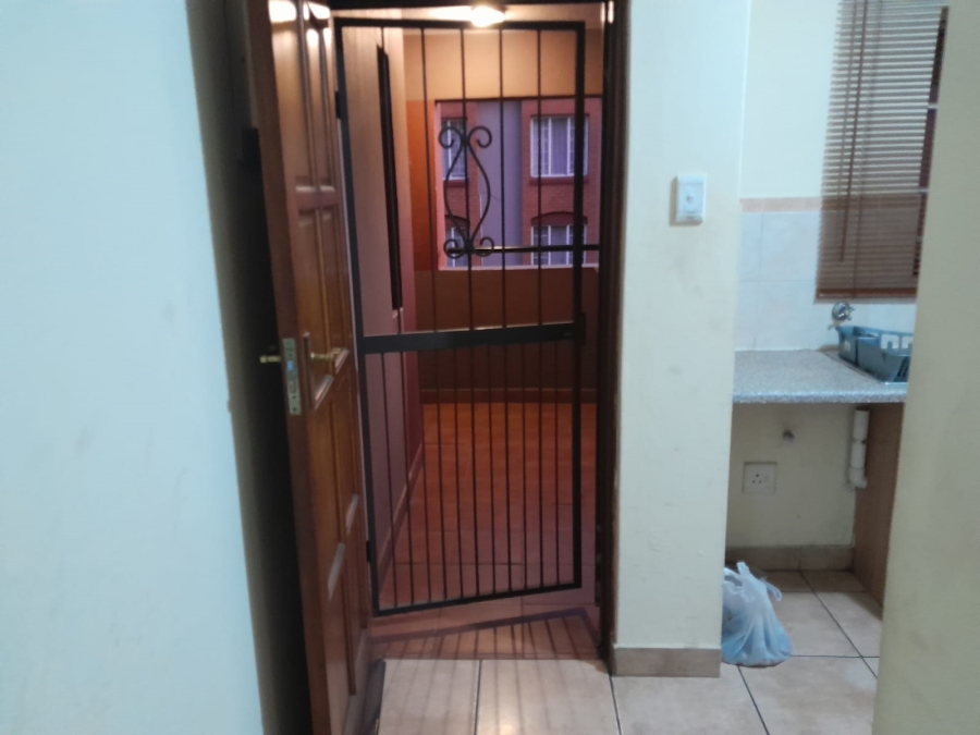 To Let 2 Bedroom Property for Rent in Castleview Gauteng