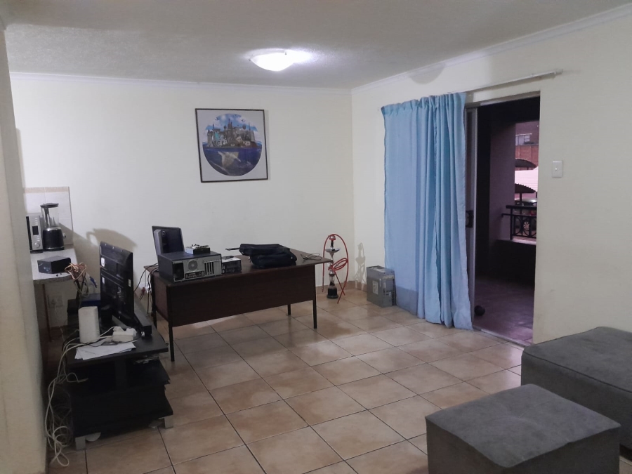 To Let 2 Bedroom Property for Rent in Castleview Gauteng