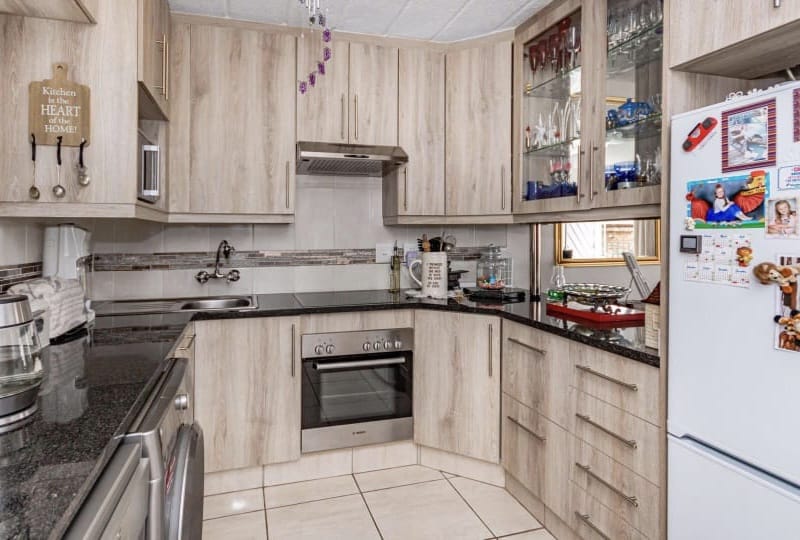 2 Bedroom Property for Sale in Ravenswood Gauteng