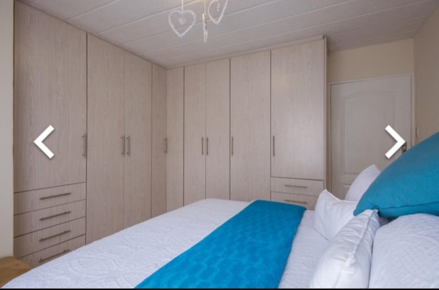 2 Bedroom Property for Sale in Ravenswood Gauteng