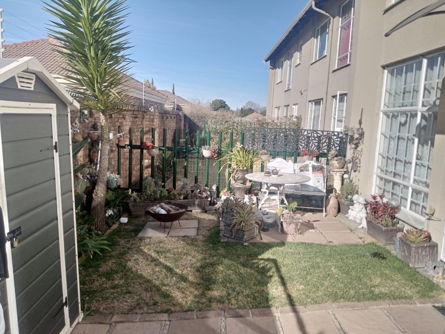 2 Bedroom Property for Sale in Ravenswood Gauteng