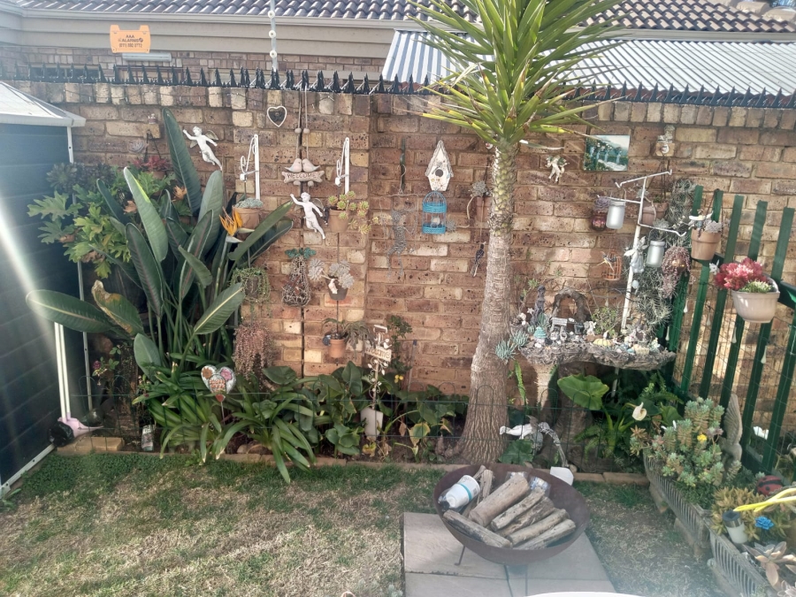 2 Bedroom Property for Sale in Ravenswood Gauteng