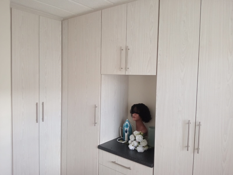 2 Bedroom Property for Sale in Ravenswood Gauteng