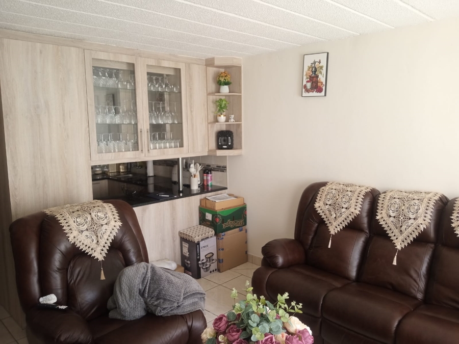 2 Bedroom Property for Sale in Ravenswood Gauteng