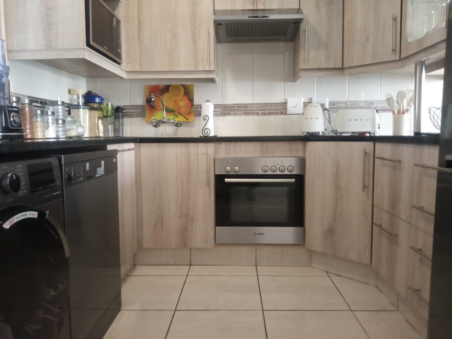 2 Bedroom Property for Sale in Ravenswood Gauteng
