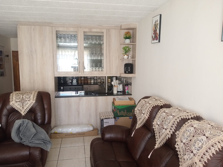 2 Bedroom Property for Sale in Ravenswood Gauteng