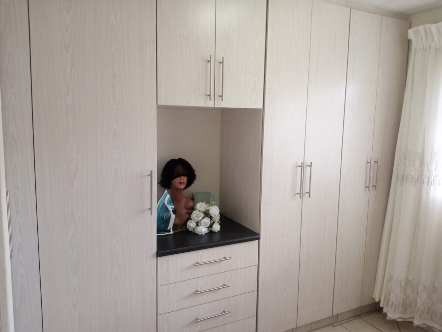 2 Bedroom Property for Sale in Ravenswood Gauteng