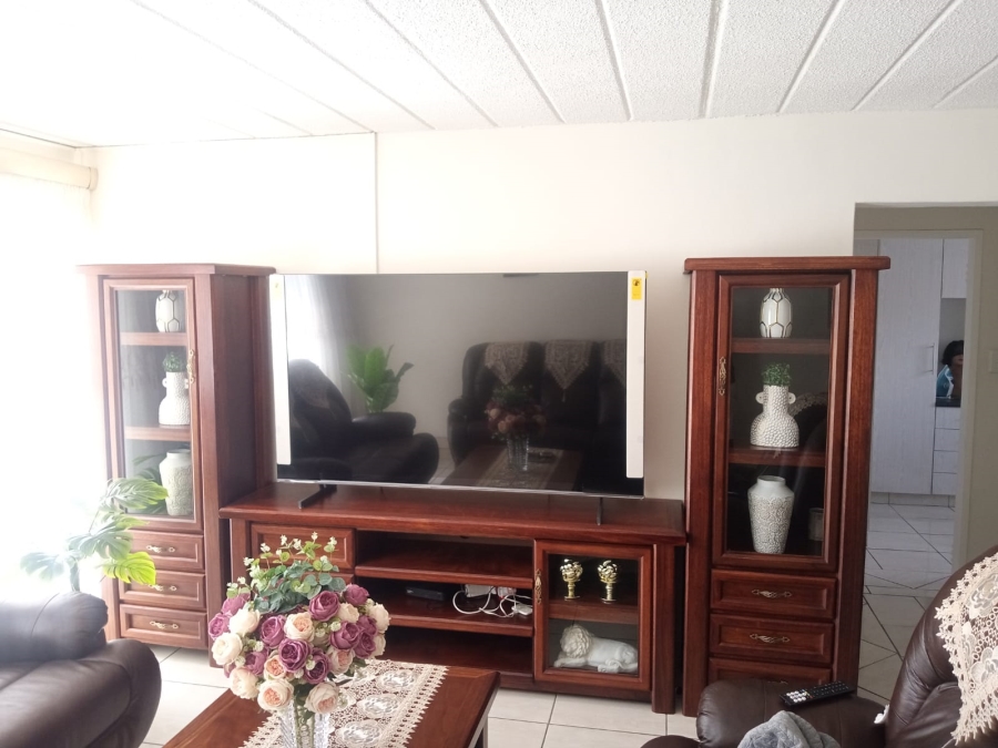 2 Bedroom Property for Sale in Ravenswood Gauteng