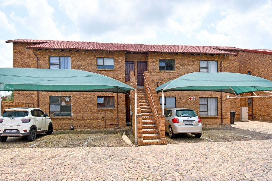 To Let 3 Bedroom Property for Rent in North Riding Gauteng