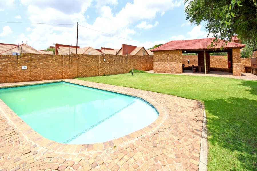 To Let 3 Bedroom Property for Rent in North Riding Gauteng