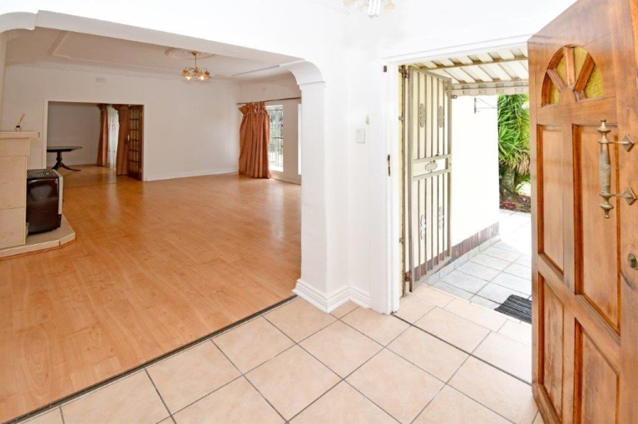 To Let 3 Bedroom Property for Rent in Emmarentia Gauteng