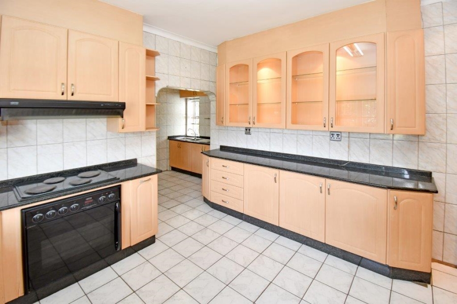 To Let 3 Bedroom Property for Rent in Emmarentia Gauteng