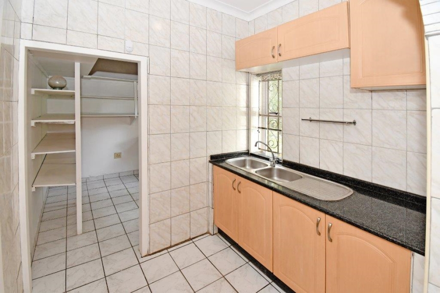 To Let 3 Bedroom Property for Rent in Emmarentia Gauteng
